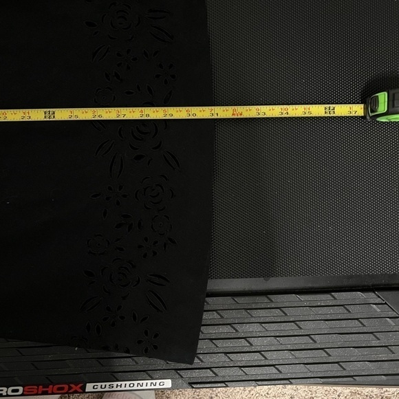 Vintage Talbots Skirt sz 10 Petite Black Linen Floral Cutouts Eyelet A Line Midi - Picture 5 of 7